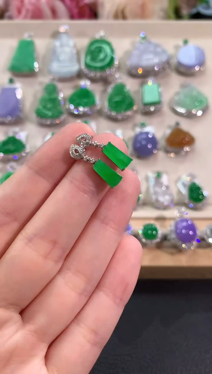 18K金镶嵌翡翠耳饰冬日珠宝E3