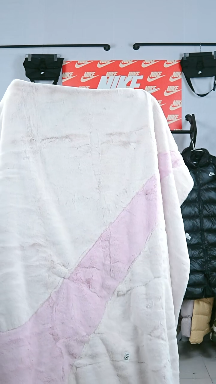 粉色毛毯 1.4*1.6