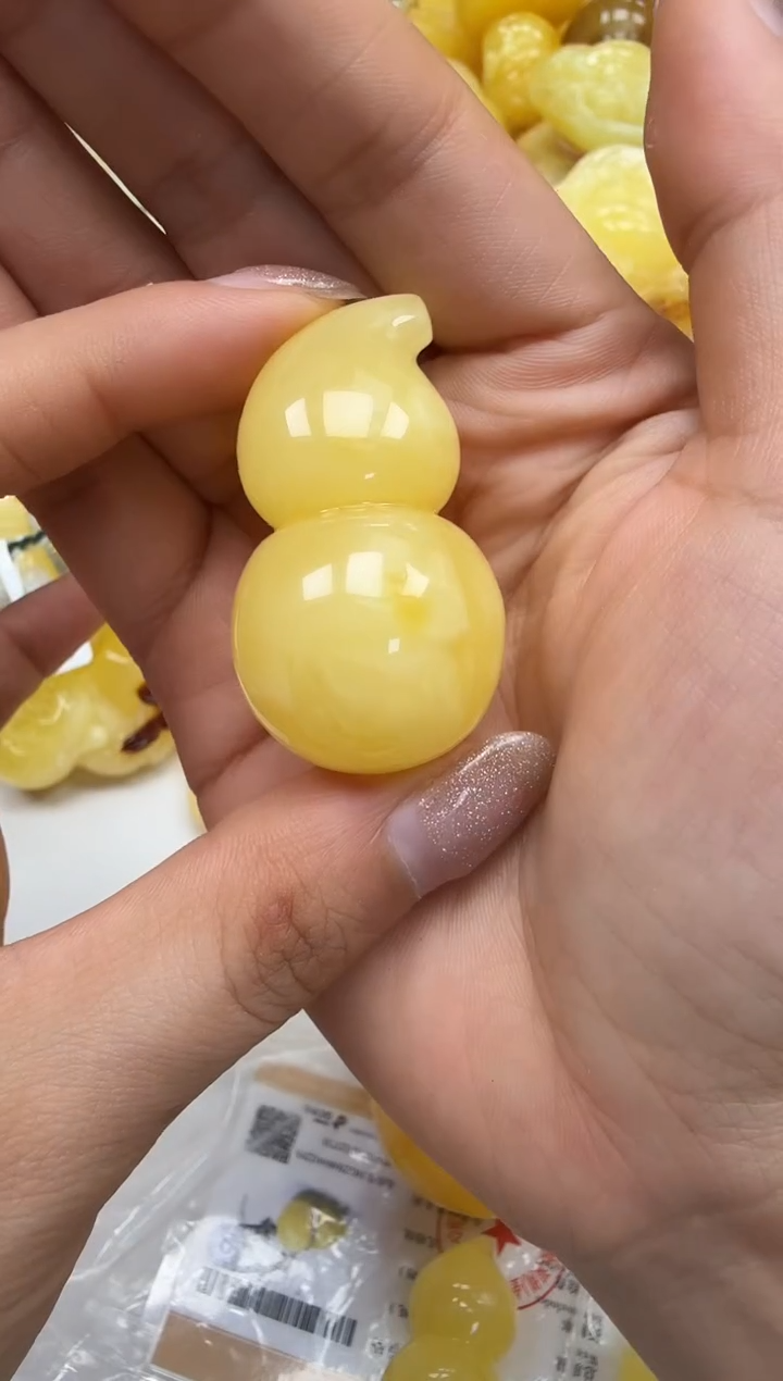 裸石琥珀未镶嵌如图