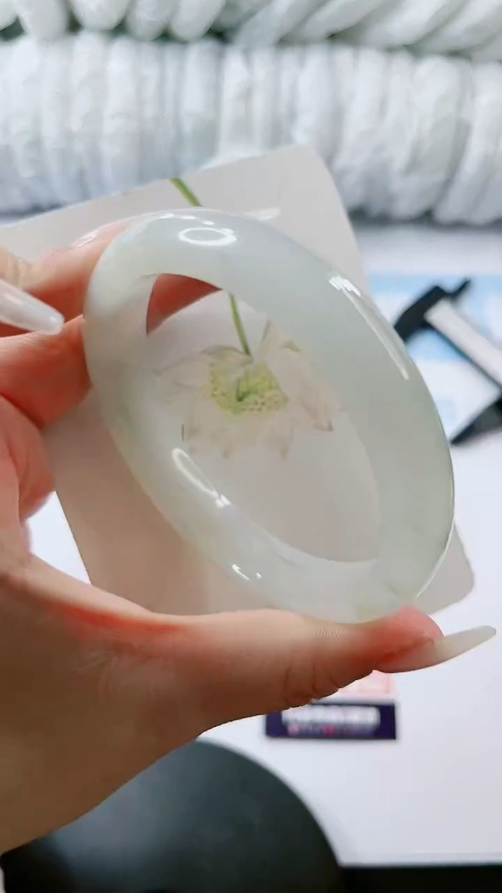 【闪购商品】石英质玉手镯未镶嵌多样性发货L537-63