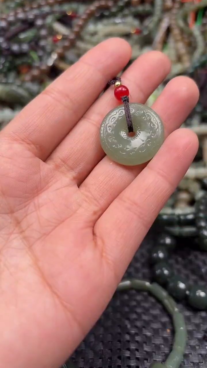 颈饰未镶嵌和田玉1