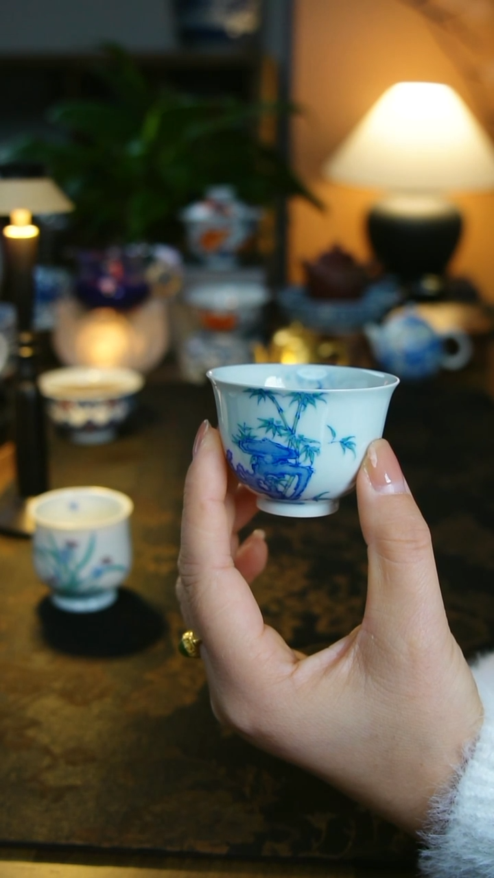 斗彩铃铛杯石竹 
