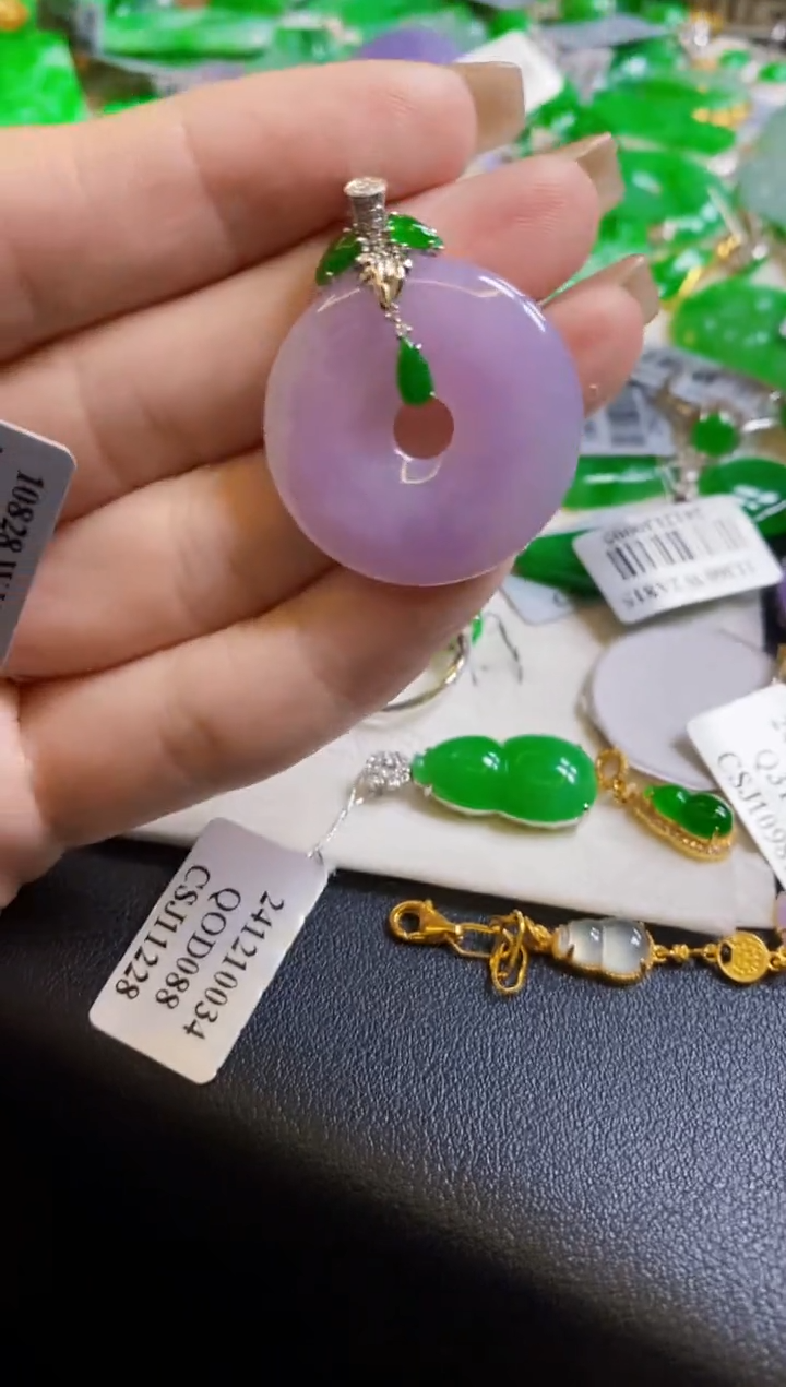 【闪购商品】定制翡翠18K金镶嵌吊坠