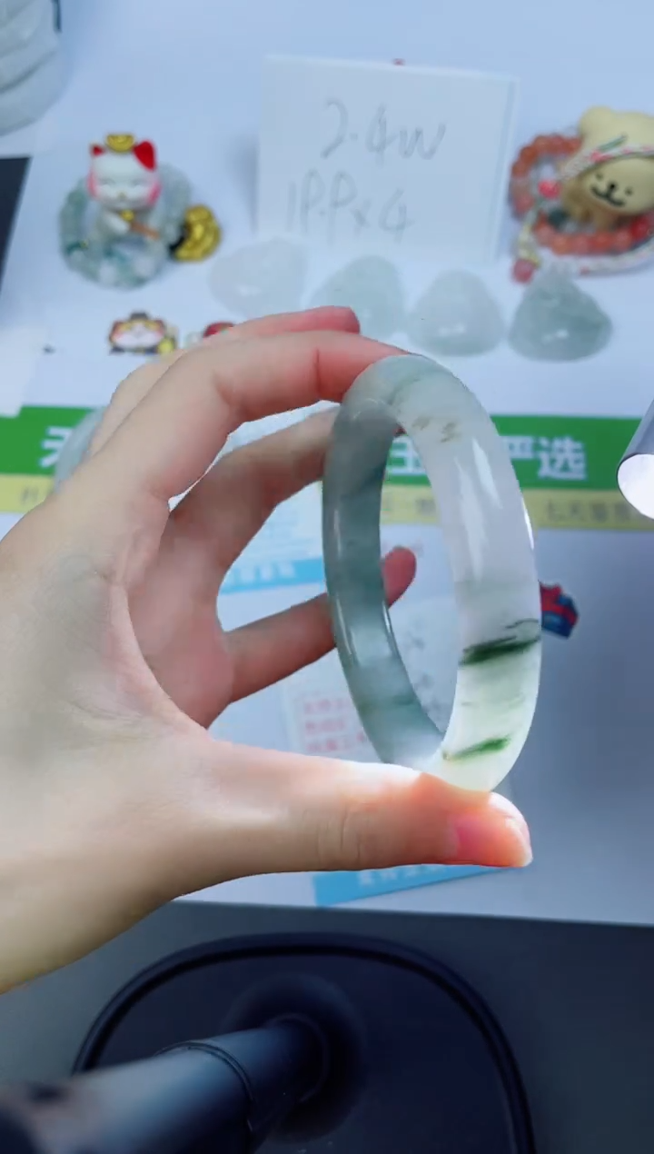 【闪购商品】石英质玉手镯未镶嵌90-60