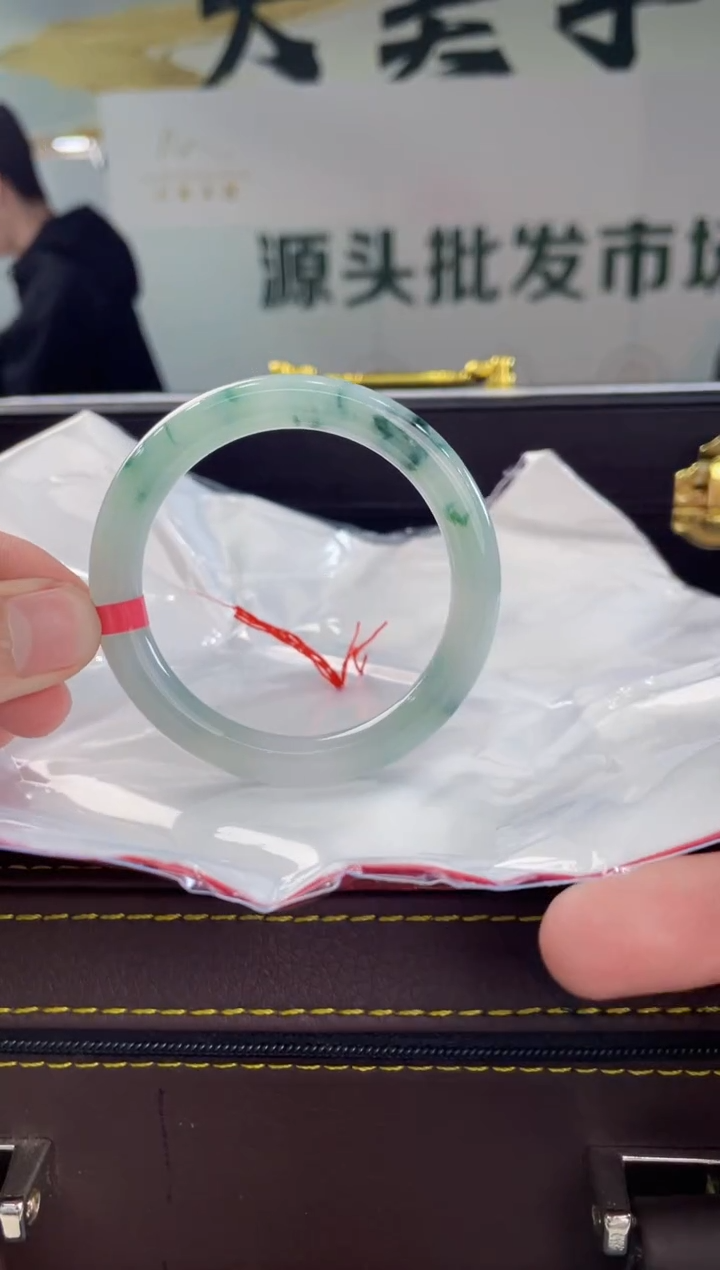 【闪购商品】翡翠手镯未镶嵌手镯