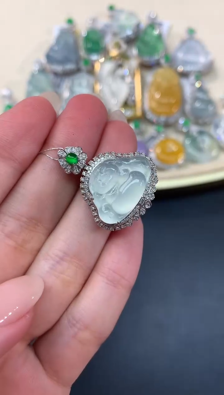 【闪购商品】翡翠吊坠(不含链)18K金镶嵌A301|9800