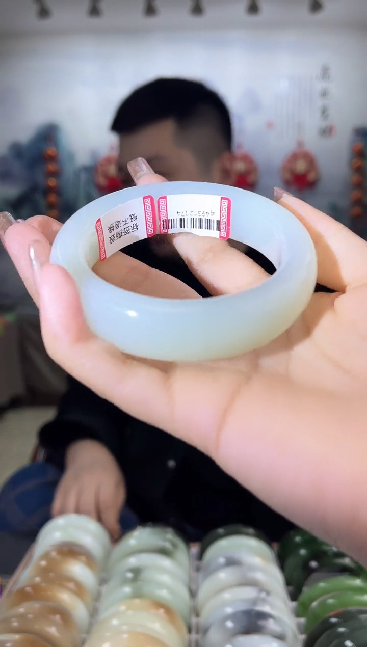 【闪购商品】和田玉手镯未镶嵌56圈口2174