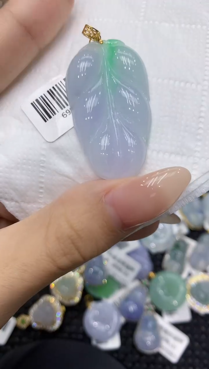 颈饰18K金镶嵌翡翠111111111111