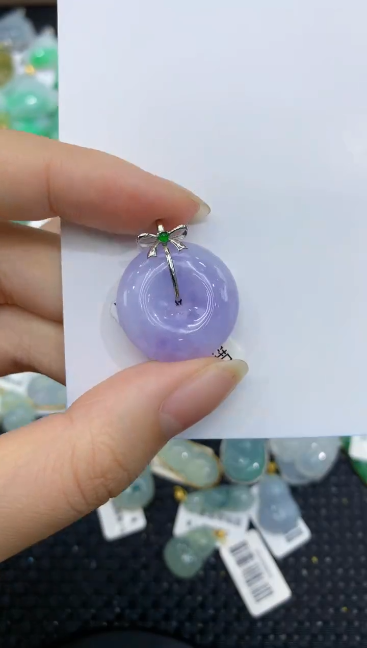 【闪购商品】翡翠颈饰18K金镶嵌8888888888