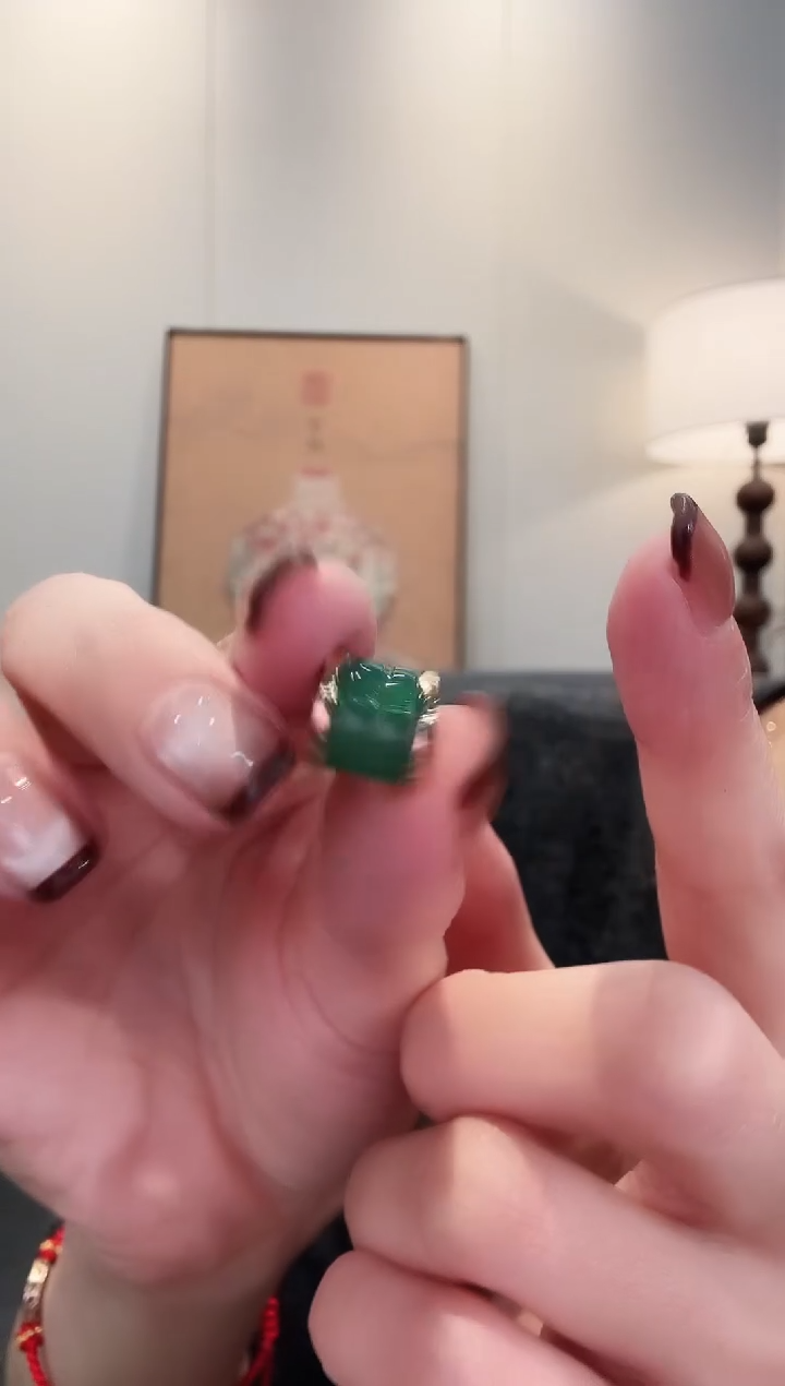 18K金镶嵌定制玛瑙羊*18K金路路通吊坠不含链