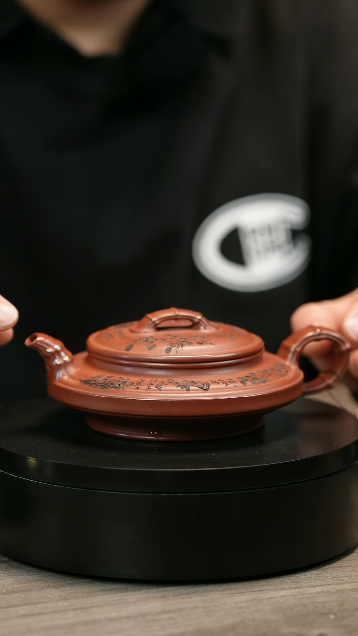 茶壶紫砂用****0H2242李小琴龙血砂刻绘虚扁