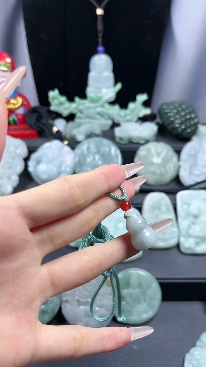 【闪购商品】翡翠颈饰未镶嵌小葫芦