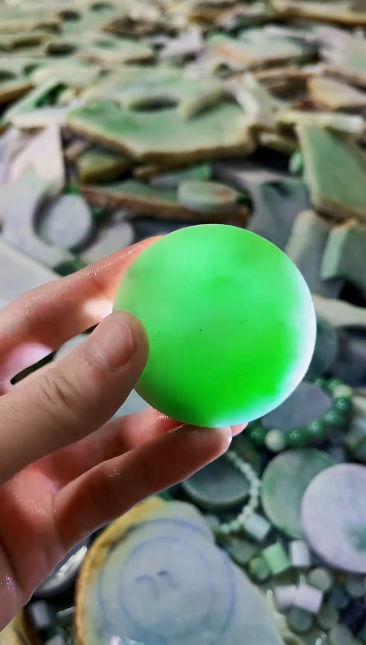 翡翠未镶嵌颈饰A货吴平565