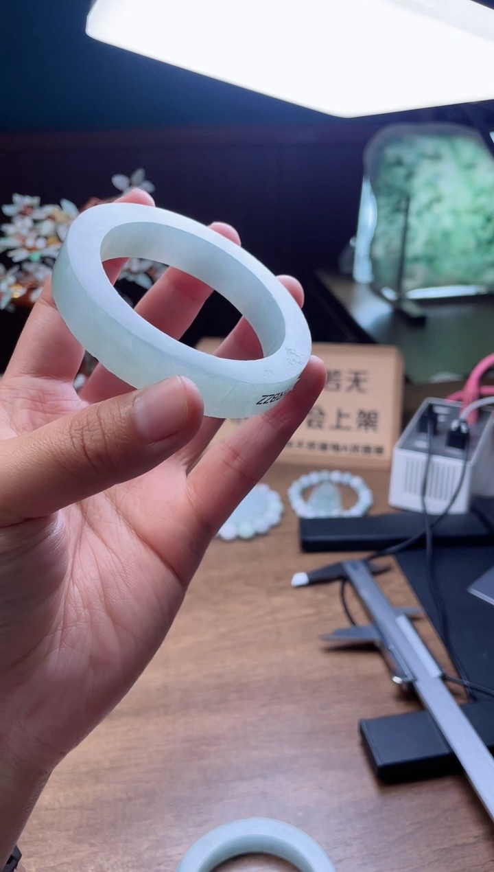 【闪购商品】定制翡翠手镯未镶嵌定制