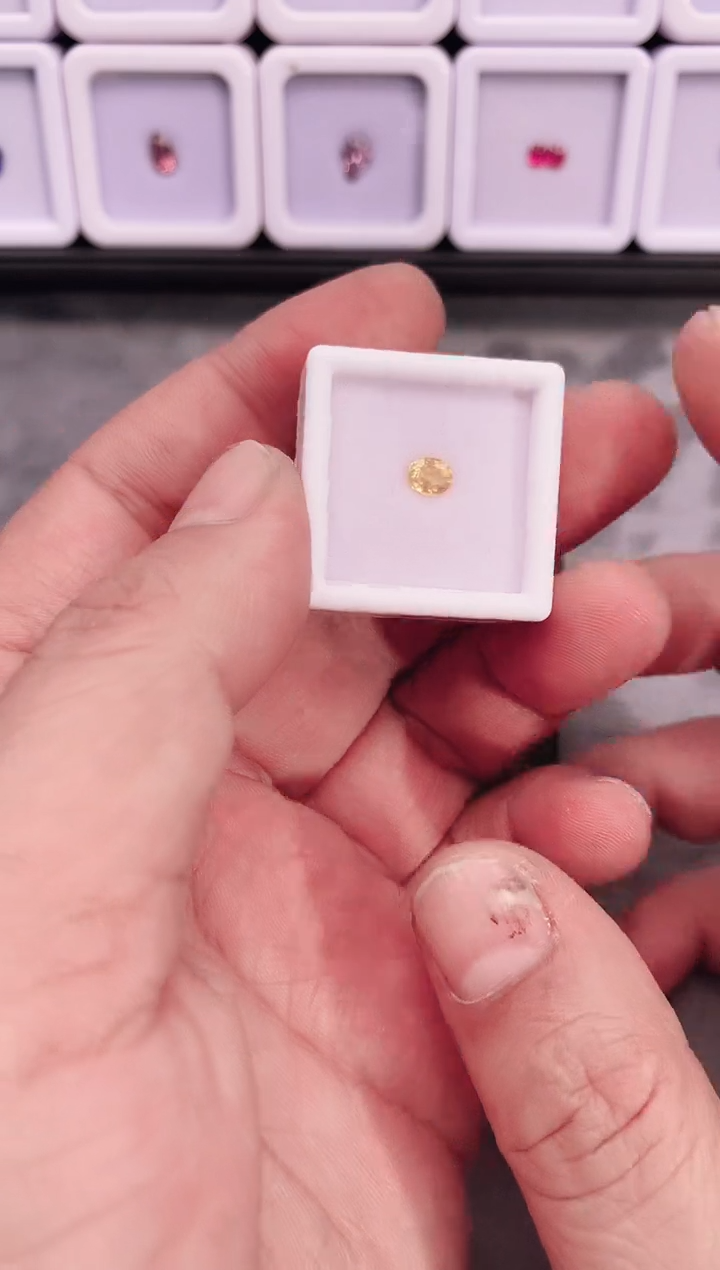 裸石蓝宝石未镶嵌偷****猫0.5