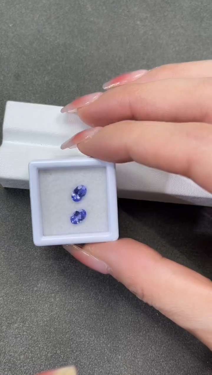 未镶嵌裸石坦桑石天然裸石