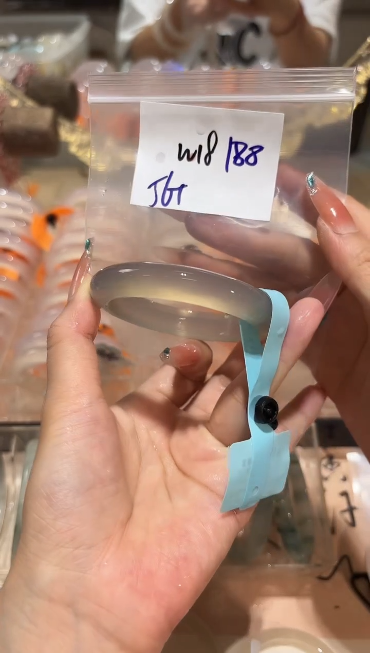 玛瑙/玉髓手镯未镶嵌简****.W18