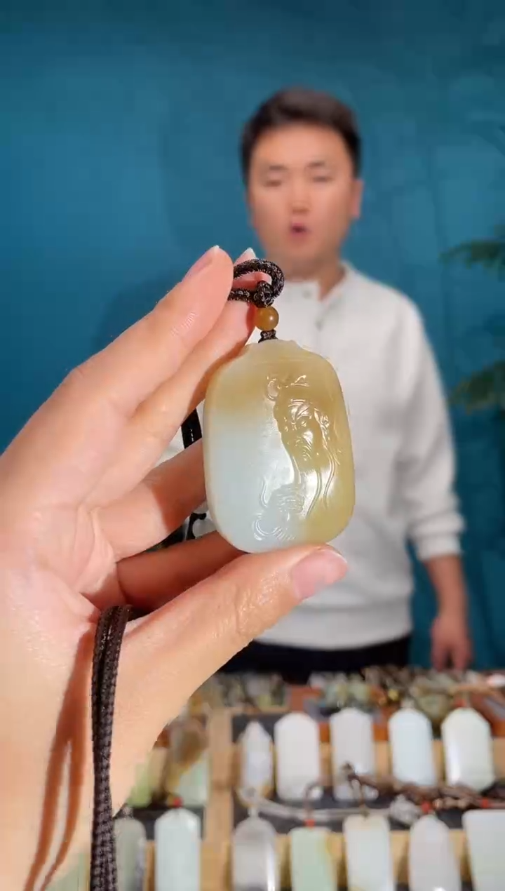 颈饰未镶嵌和田玉1