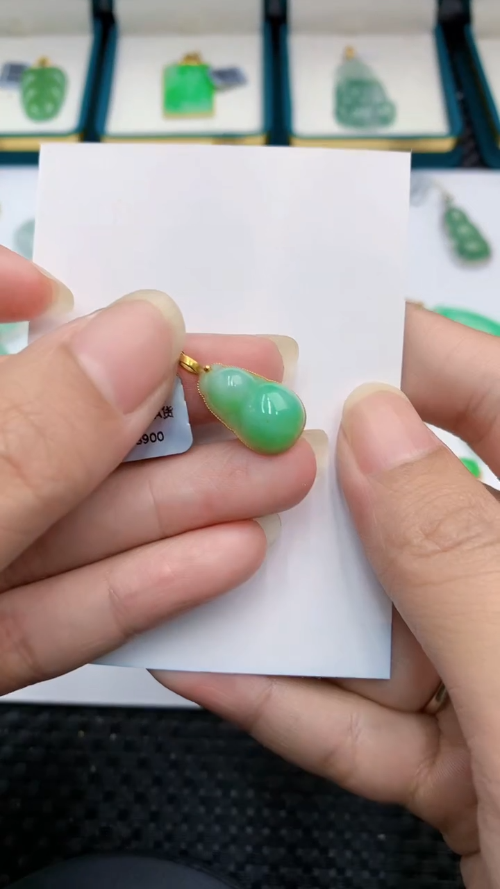 【闪购商品】翡翠颈饰18K金镶嵌            8