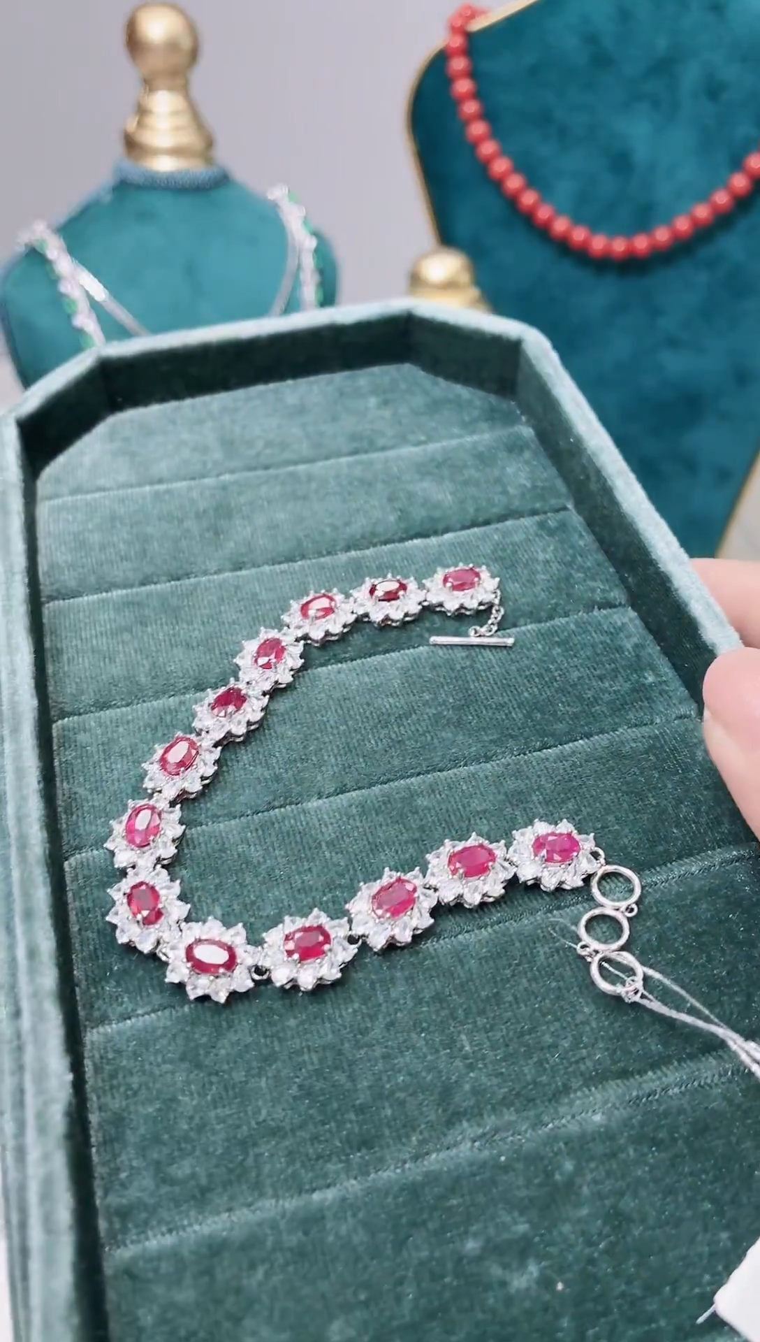 银S925镶嵌手链红宝石107BJ1225产品一个（多样性）