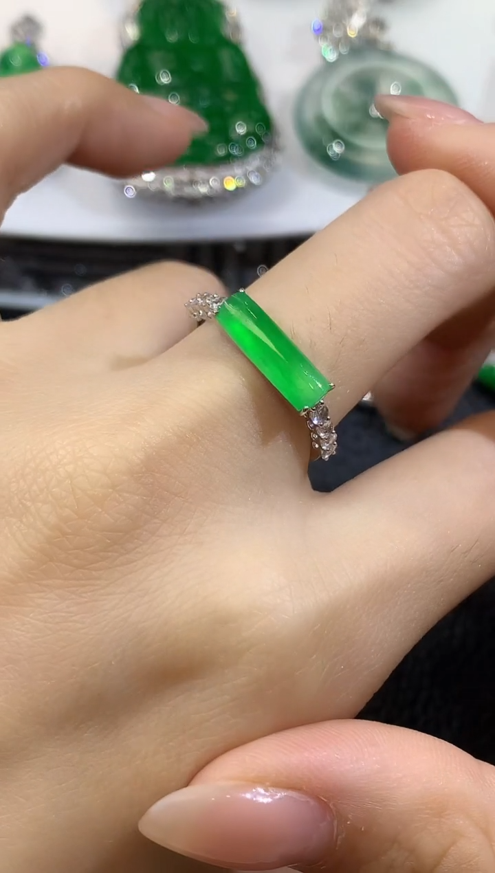 翡翠戒指18K金镶嵌C45   