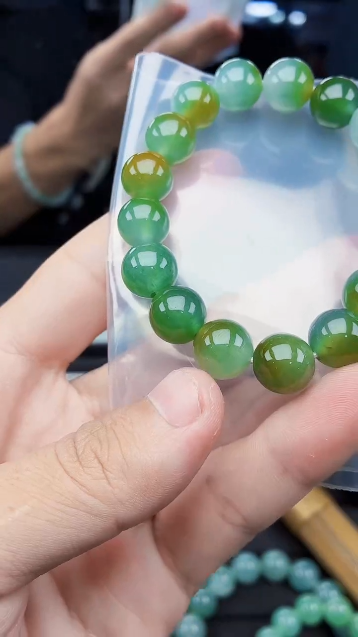 未镶嵌定制翡翠恋**?毛货需精细抛光拍一发一（多样性发货）