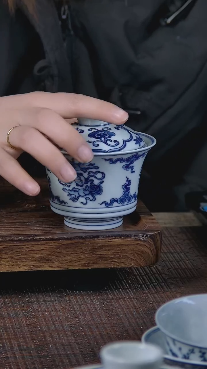 【闪购商品】折葵非器手工手绘团狮马蹄盖碗