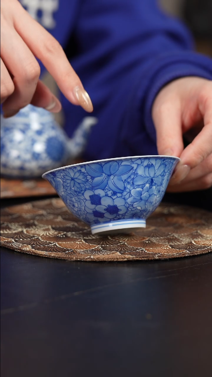 【闪购商品】杯看山柴窑青花万花