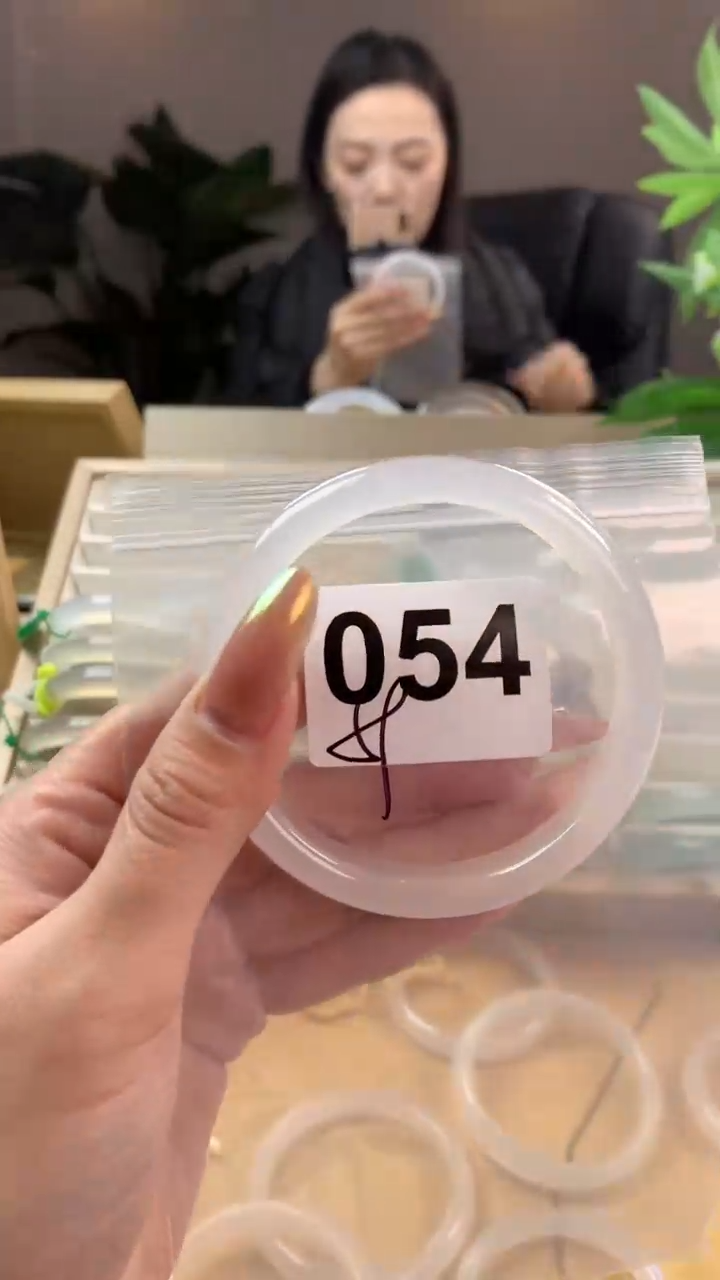 【闪购商品】玛瑙/玉髓手镯未镶嵌054