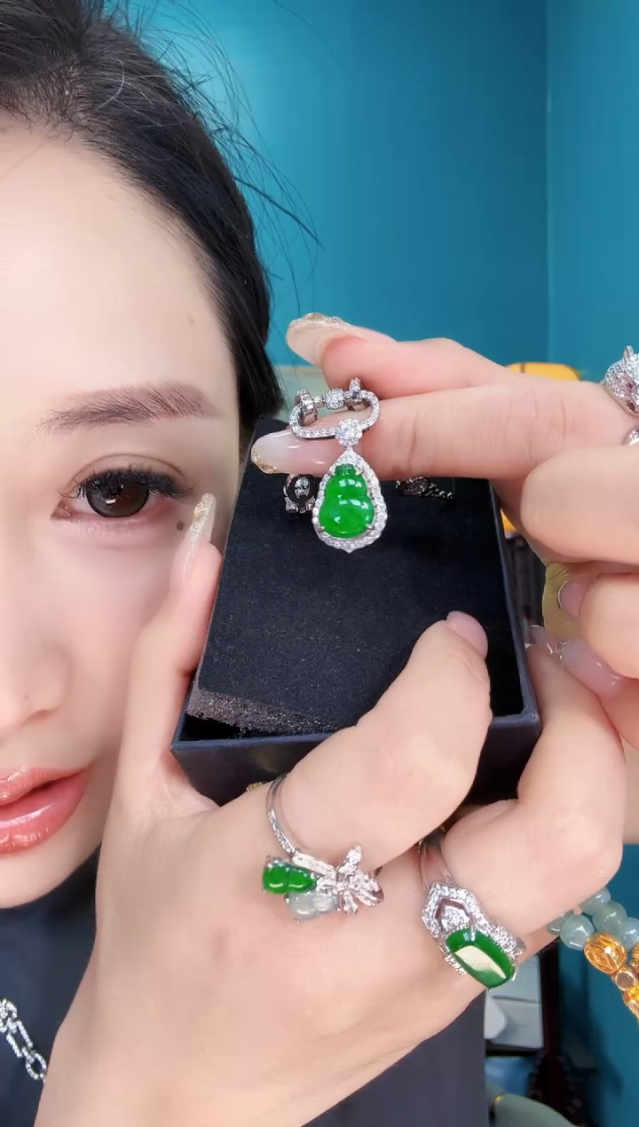 翡翠未镶嵌颈饰吊坠（不含链）