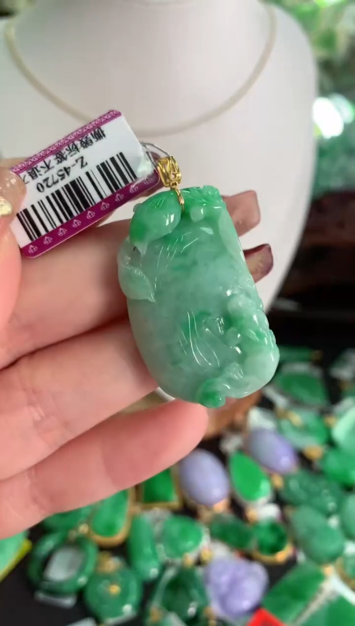 【闪购商品】翡翠吊坠(不含链)18K金镶嵌挂件
