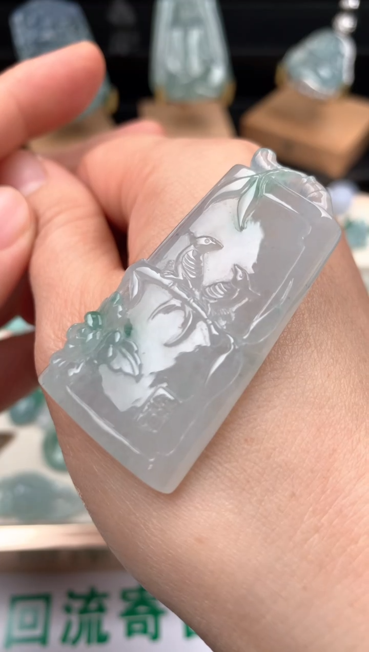 颈饰未镶嵌翡翠吊坠