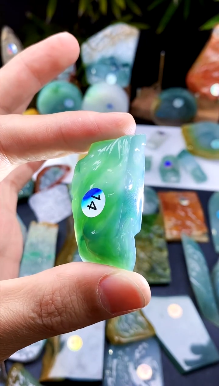 【闪购商品】定制翡翠未镶嵌翡翠