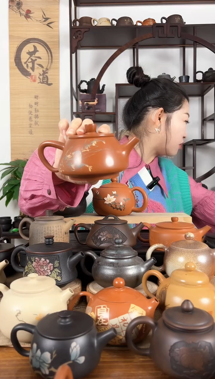 L*A云南建水紫陶茶壶220CC左右