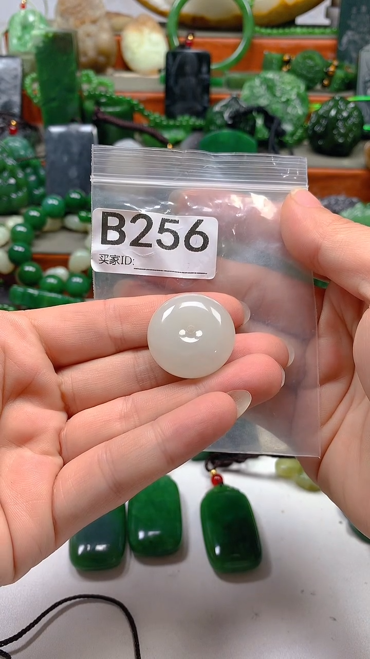 和田玉未镶嵌珠宝半成品11