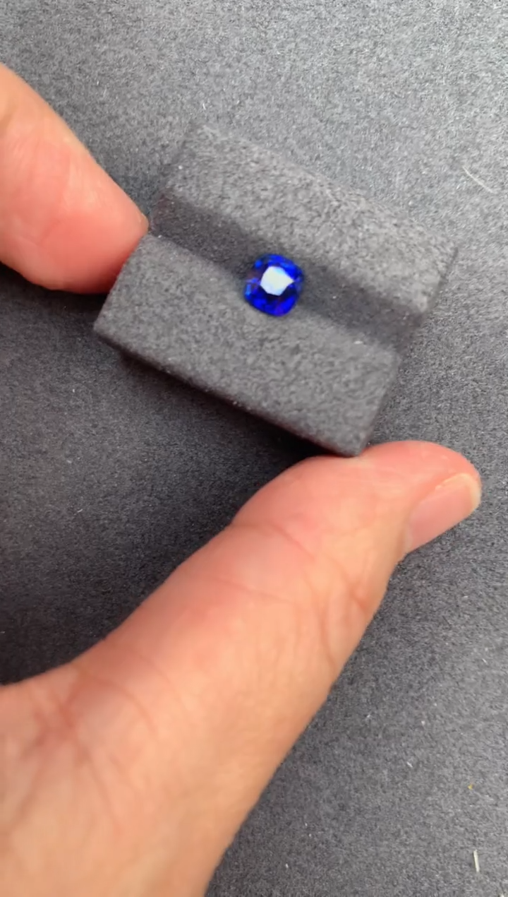 【闪购商品】蓝宝石裸石未镶嵌1.2ct 无烧皇家蓝