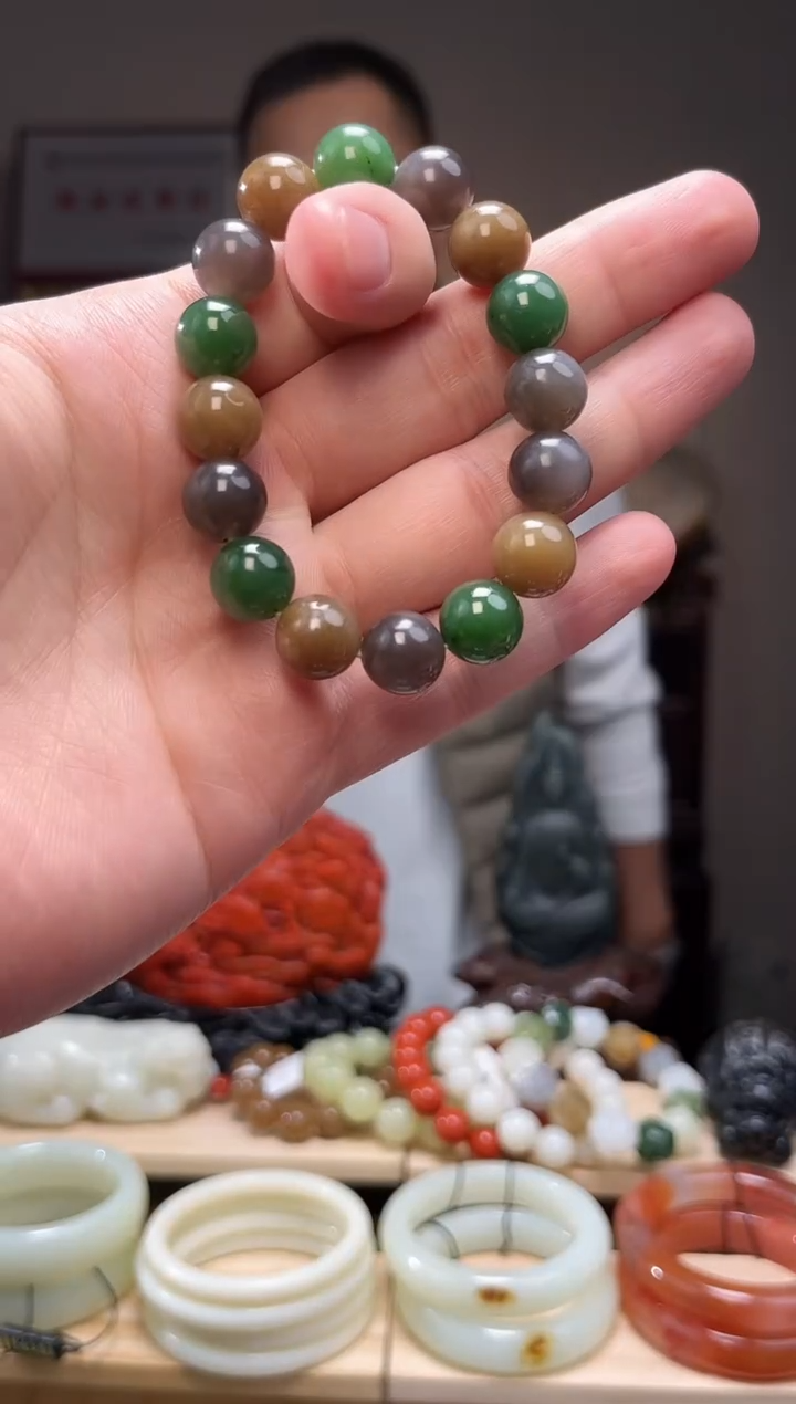 颈饰未镶嵌和田玉手串