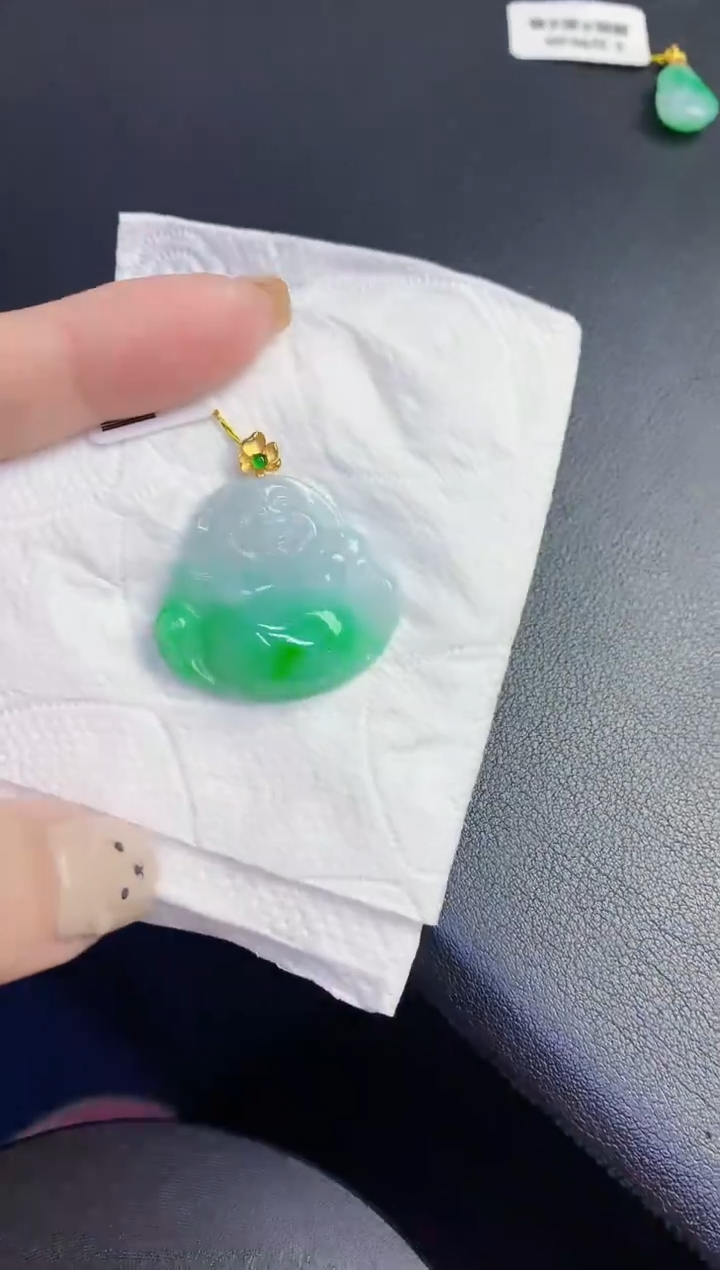 颈饰18K金镶嵌翡翠缅甸天然翡翠A货
