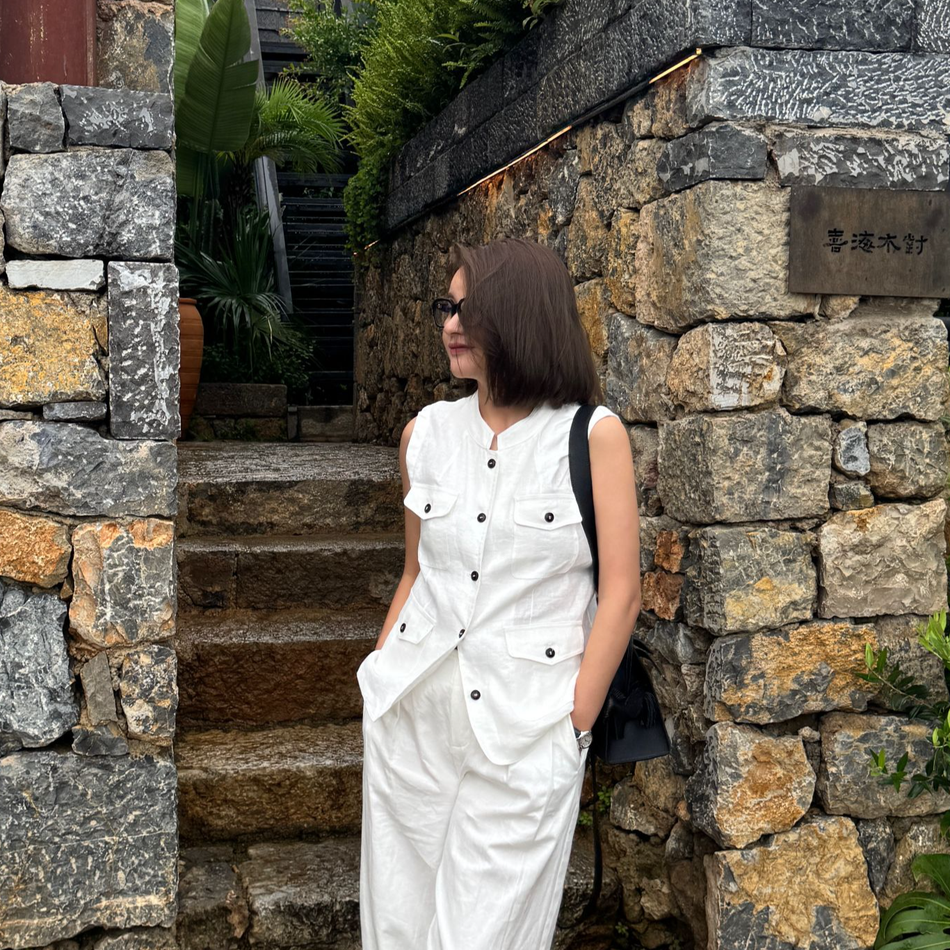 JIAO.AO【巴塞罗那】极简无袖纽扣老钱设计小众上衣Y1101