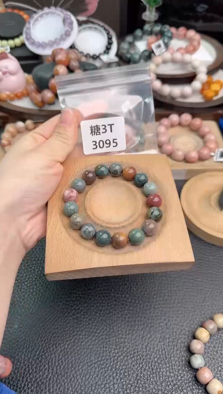 未镶嵌手链石英质玉?****。3T3095