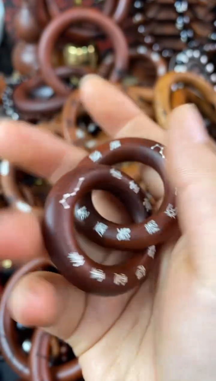 【闪购商品】木老枣木小乾坤圈镶银十字讳字随机发