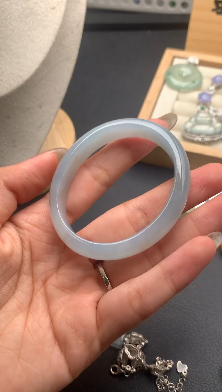 【闪购商品】翡翠手镯（贵妃镯）未镶嵌10125930