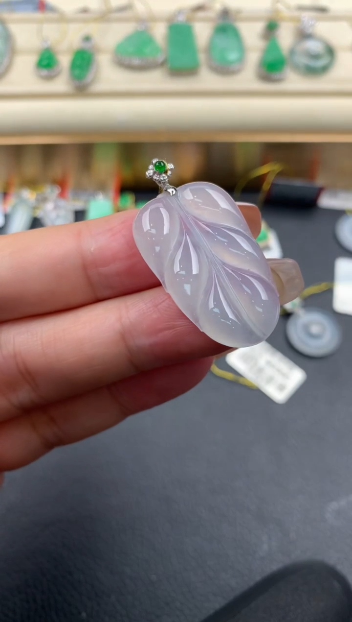 【闪购商品】翡翠颈饰18K金镶嵌Q160      