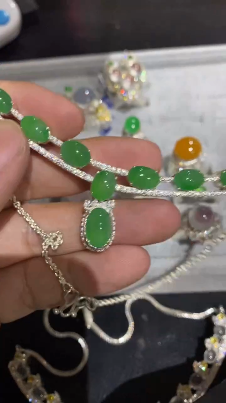 未镶嵌定制翡翠流*、天然缅甸翡翠A货