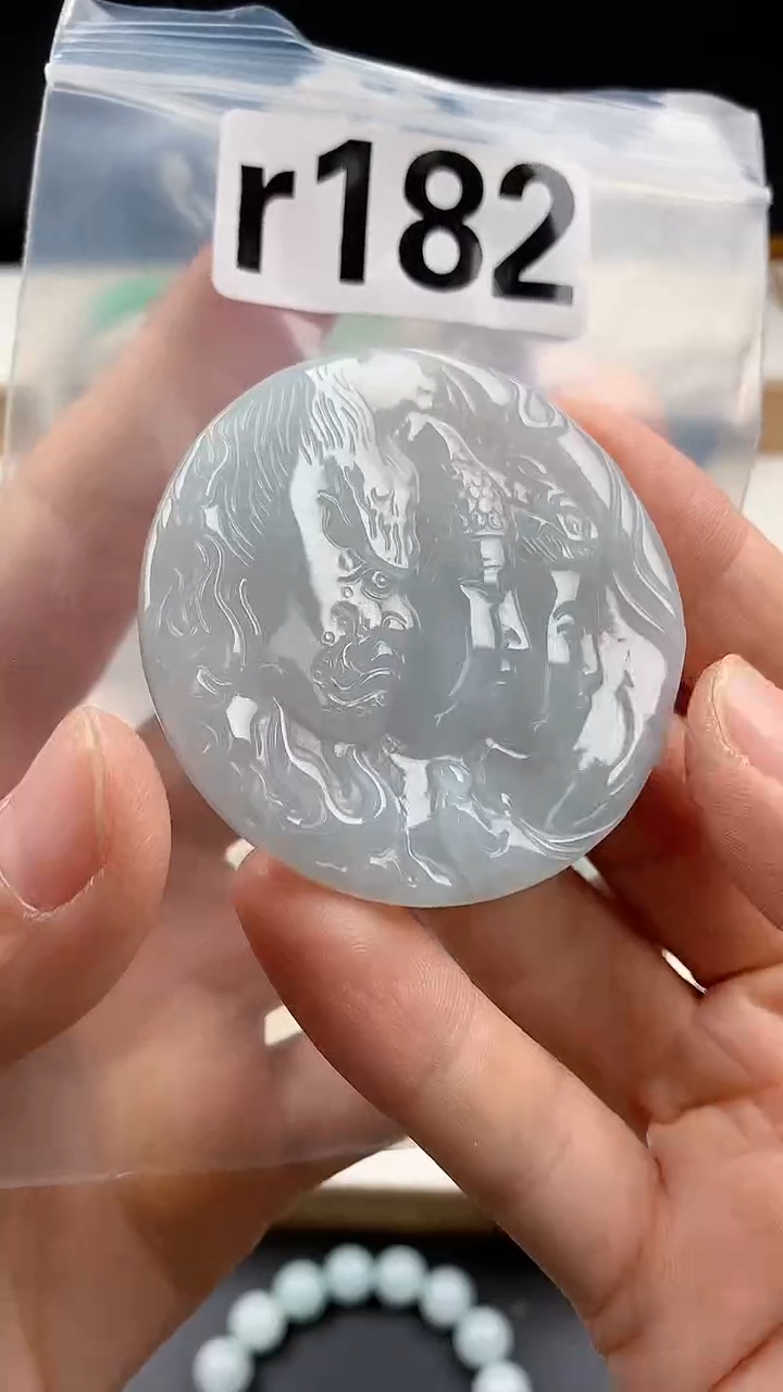 颈饰未镶嵌翡翠天然翡翠吊坠挂件