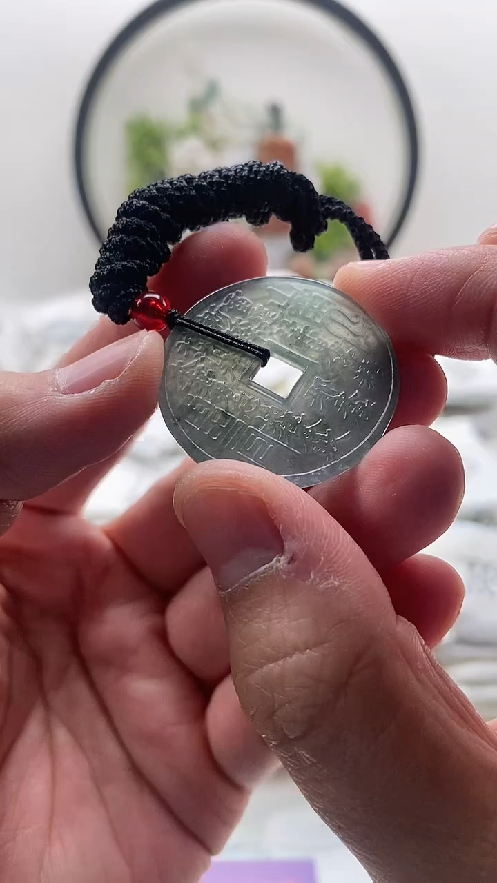 颈饰未镶嵌翡翠山鬼