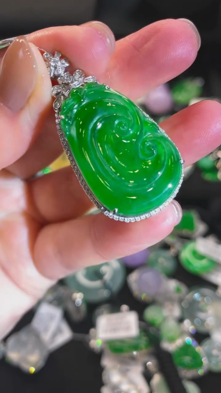 【闪购商品】翡翠颈饰18K金镶嵌如意吊坠