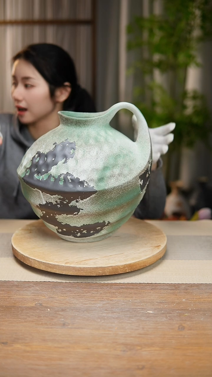 【闪购商品】陶瓷花器诧寂复古绿胖奶壶