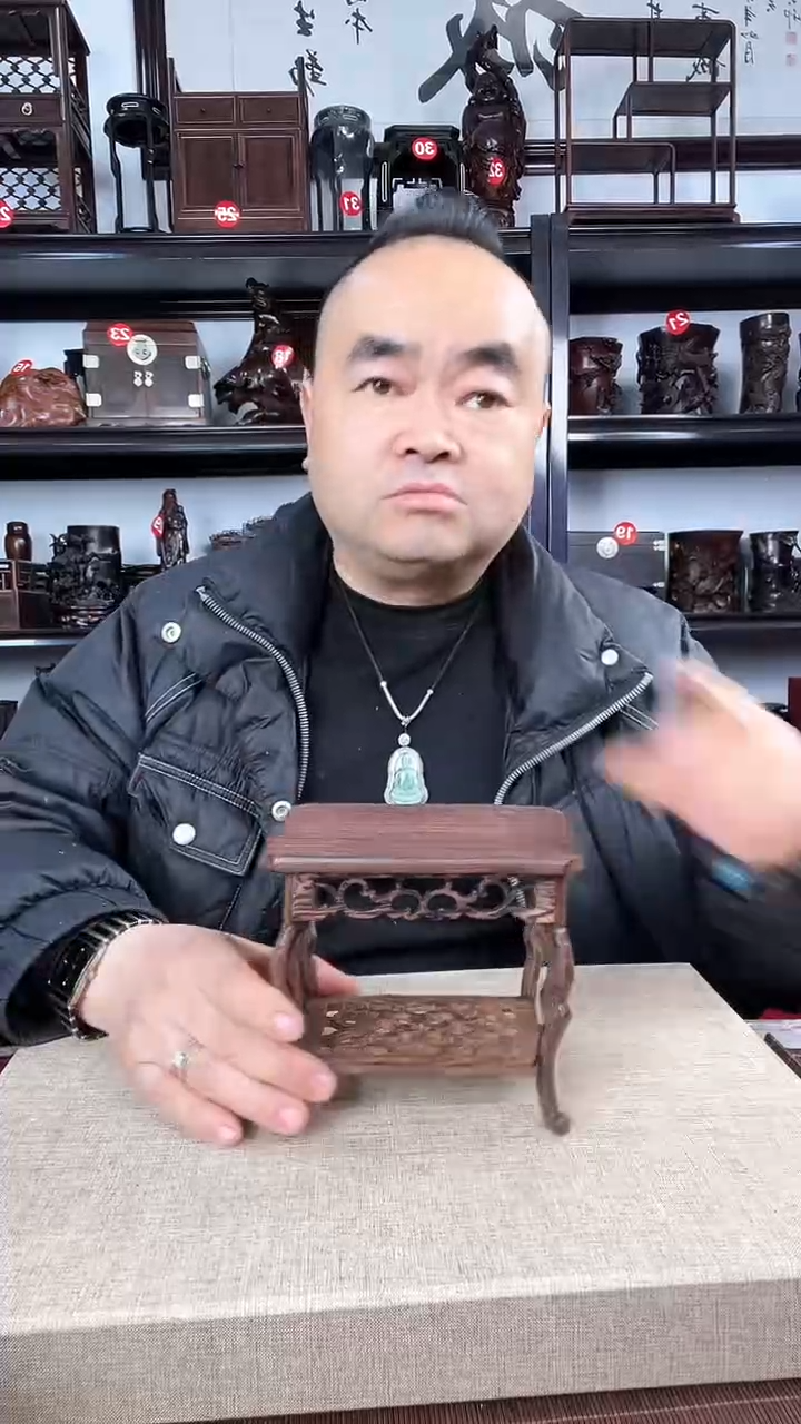 【闪购商品】木2472老李红木工艺品