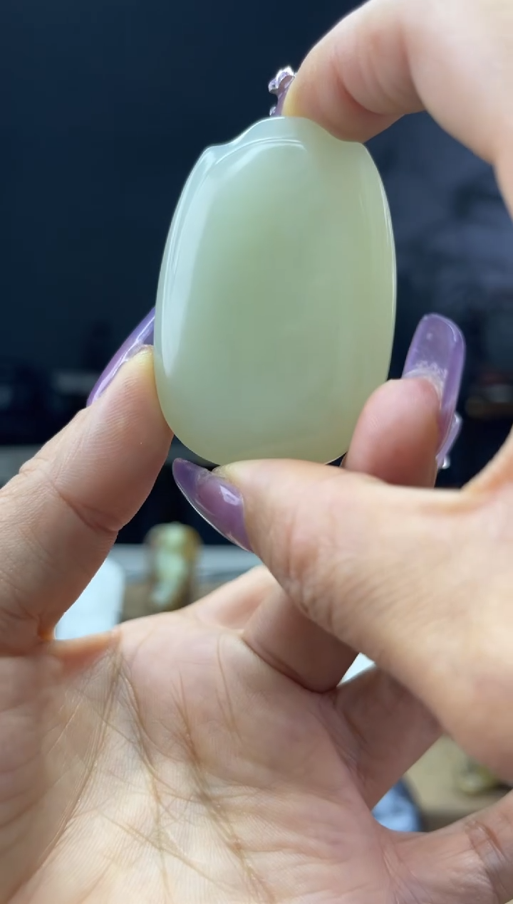 颈饰未镶嵌和田玉1